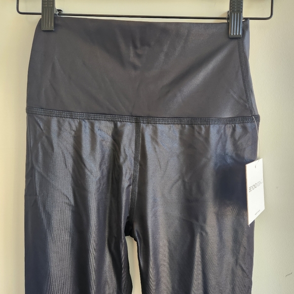 BEYOND YOGA GLOSS LEGGINGS - Picture 6 of 13